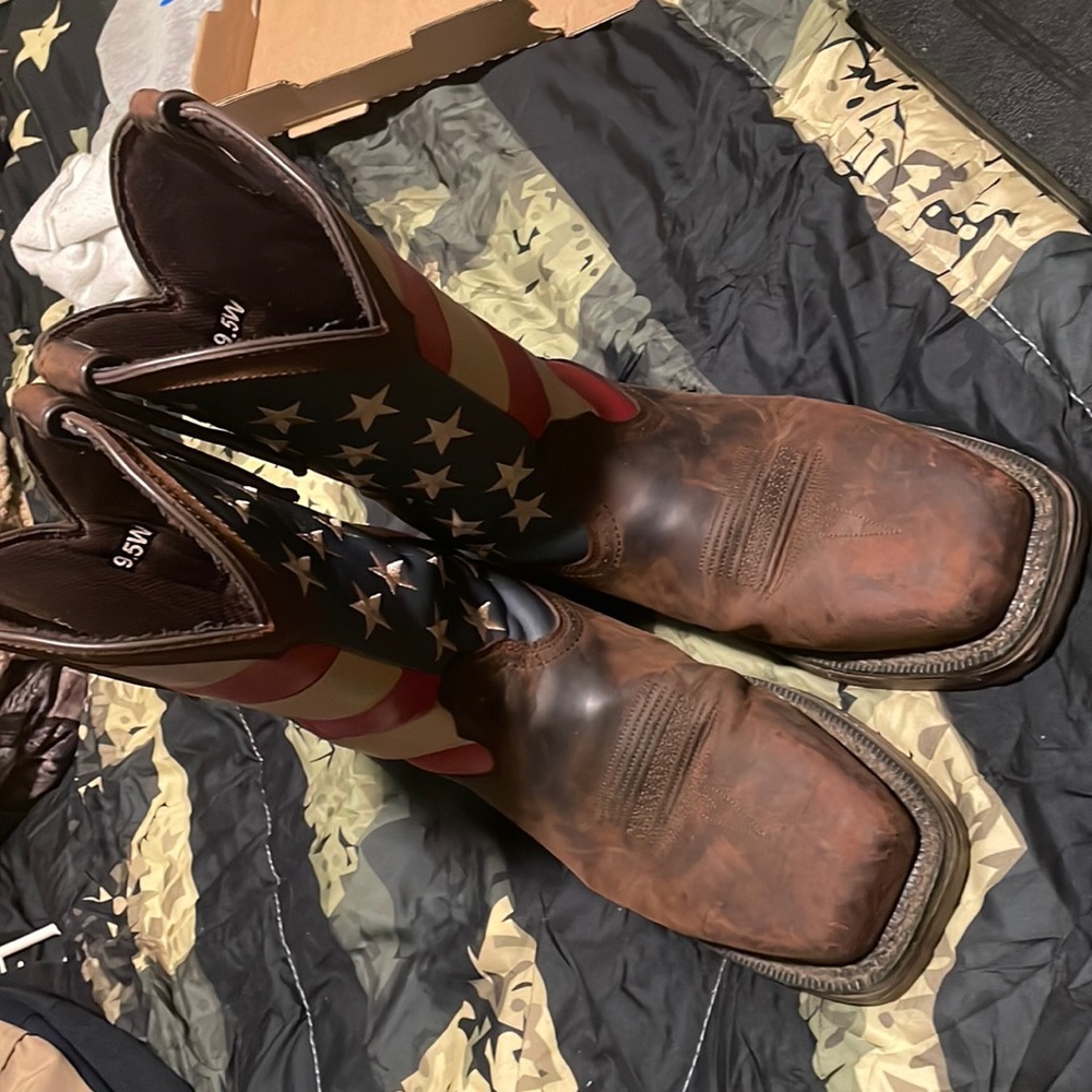 Durango rebel cowboy boots. 10.5W